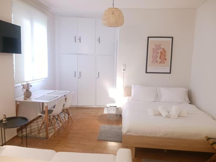 Beautiful Downtown Studio! Ioannina Luaran gambar
