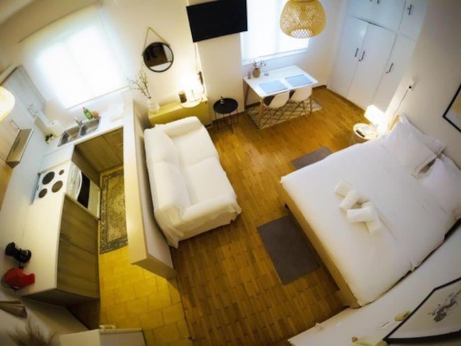 Beautiful Downtown Studio! Ioannina Luaran gambar